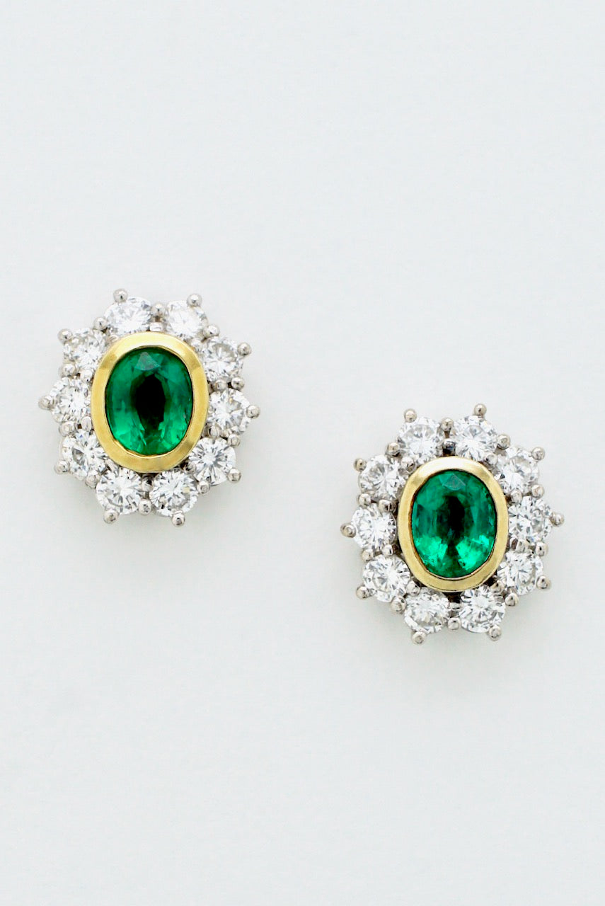 Vintage 18k Yellow Gold Emerald Diamond Cluster Stud Earrings