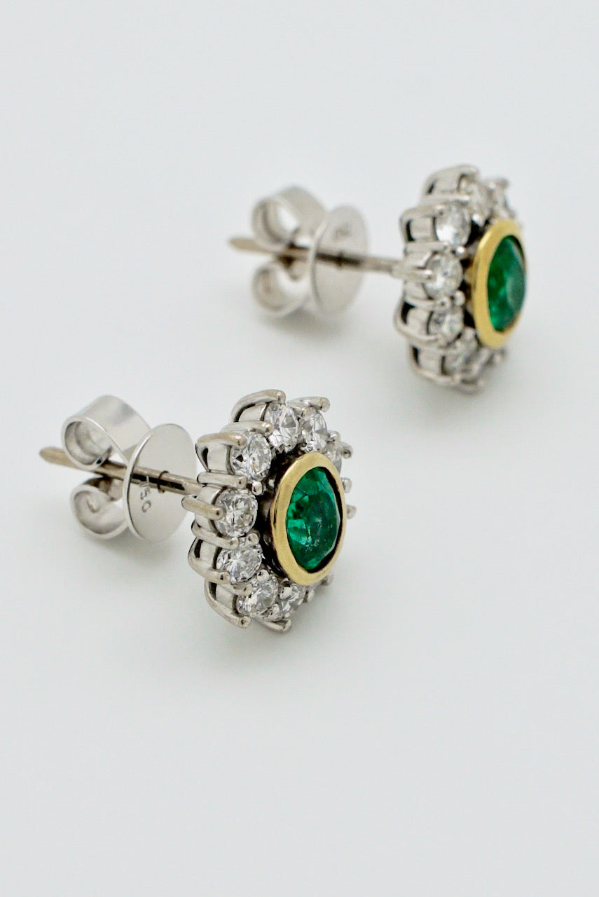 Vintage 18k Yellow Gold Emerald Diamond Cluster Stud Earrings