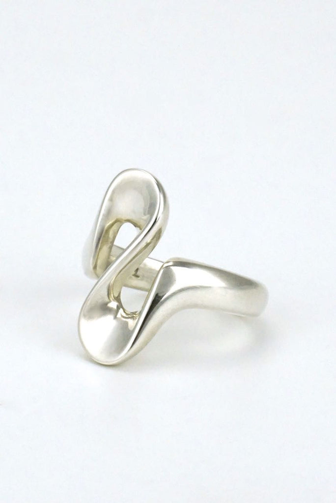 Georg Jensen silver ring - design 221 Henning Koppel