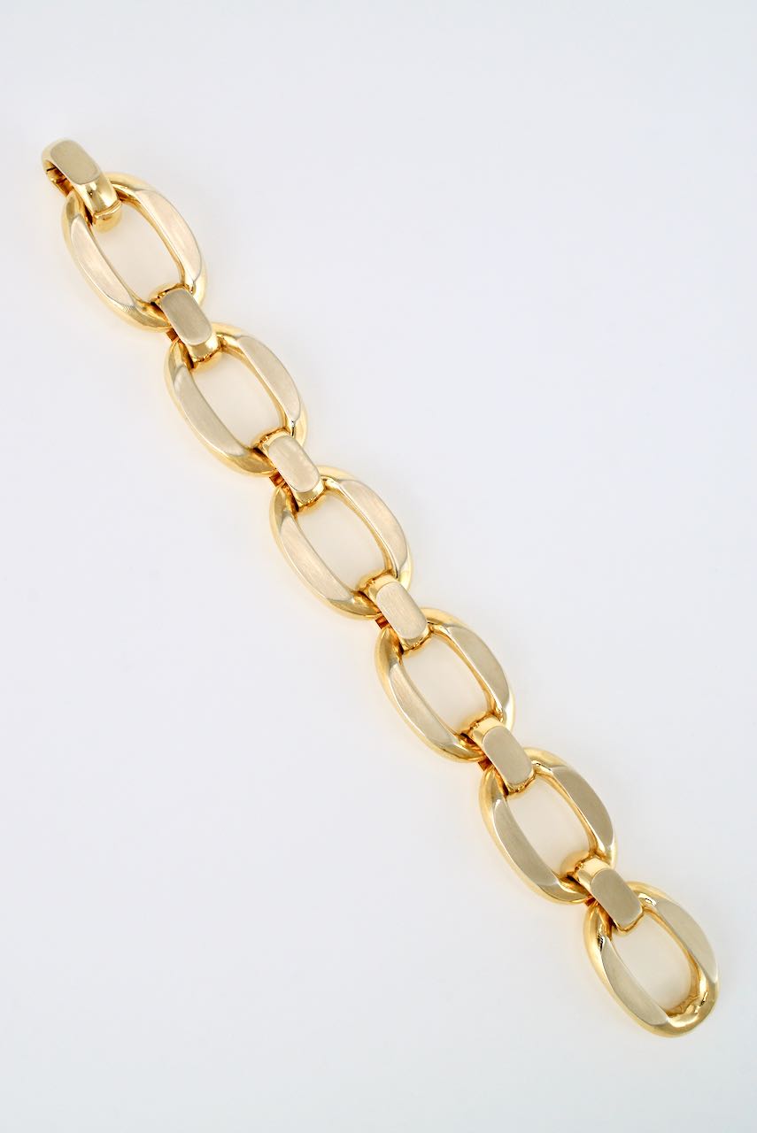 Classic Large Link Bracelet in Yellow Gold